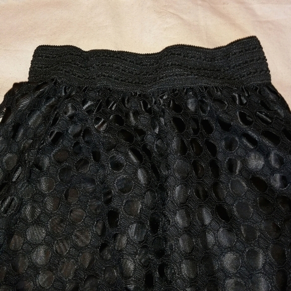 Elegant Black Lace Midi Skirt - Picture 8 of 12
